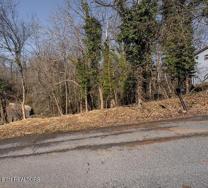 1st image of 131 Judith Dr