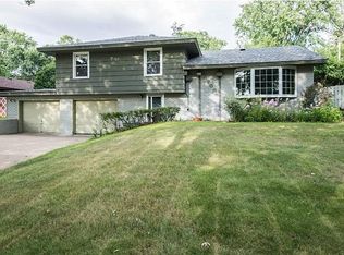 4708 Nine Mile Creek Pkwy, Bloomington, MN 55437