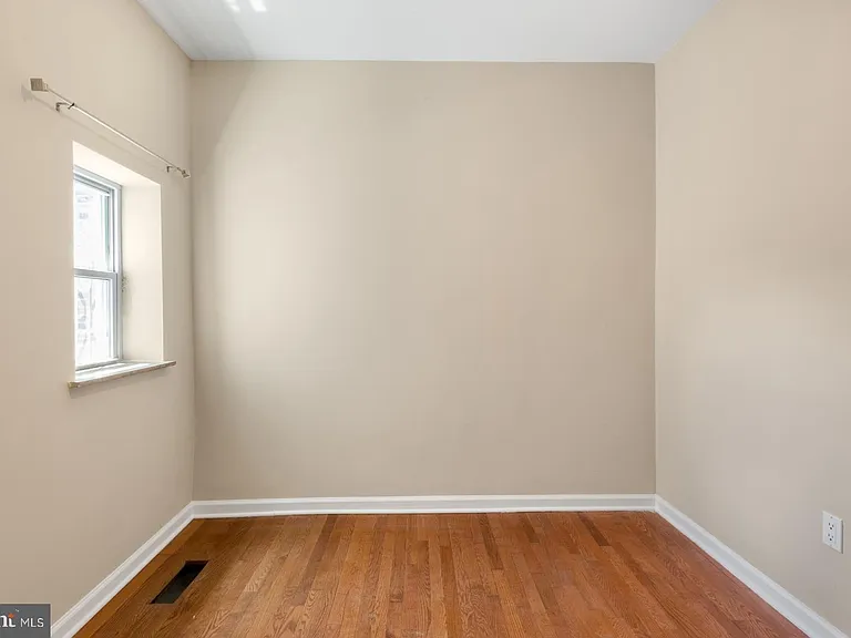 1842 McKean St — Photo 25