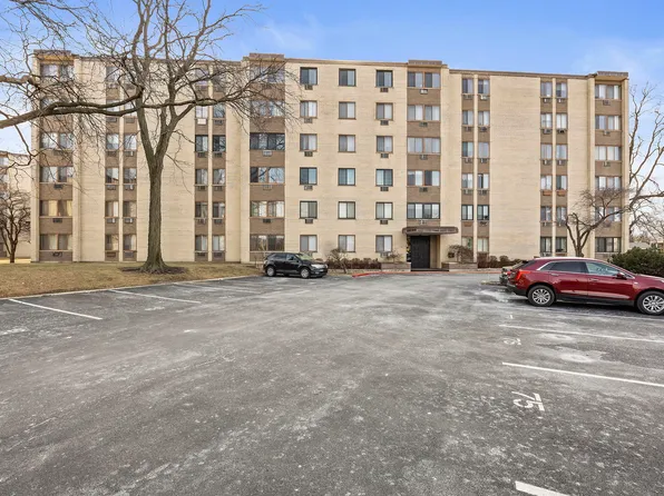 9745 S Karlov Ave APT 305, Oak Lawn, IL 60453
