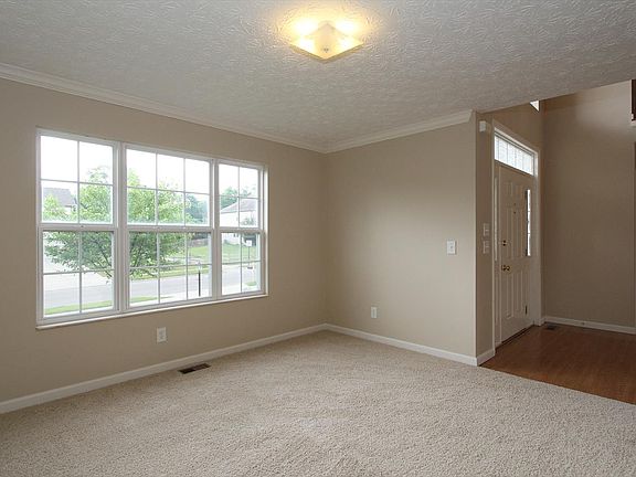 5th image of 2544 Hillsdale Dr