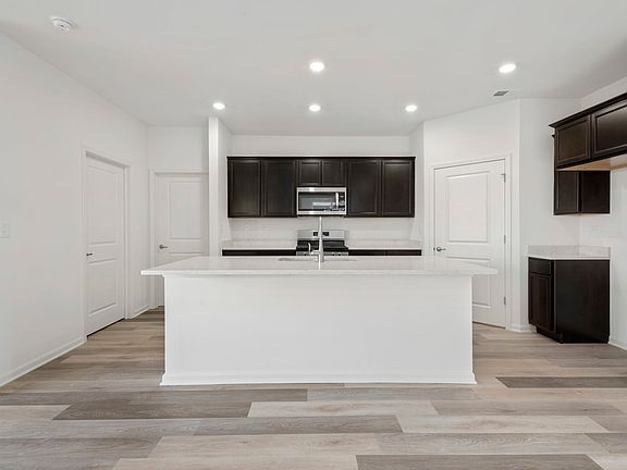 5th image of 241 Durham St