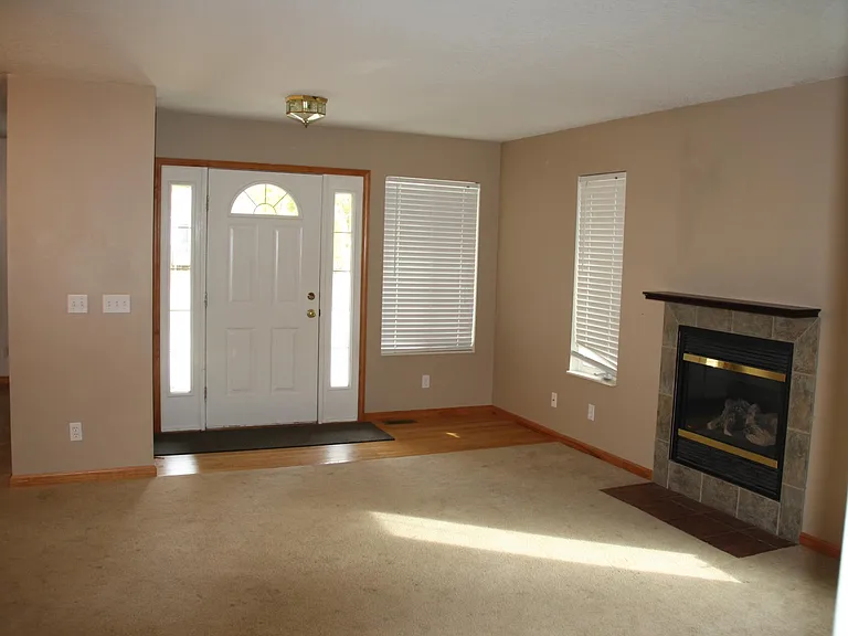 4805 Russell St — Photo 33