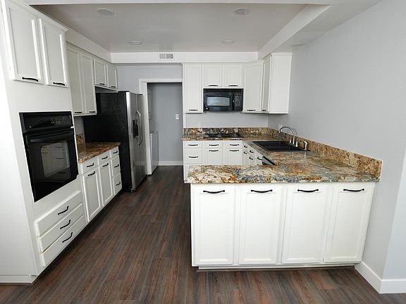 4th image of 225 W Bonnie Brae Ct