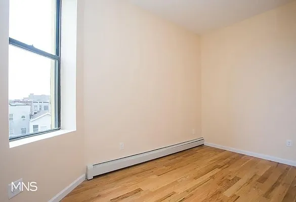 Rented by MNS | media 4