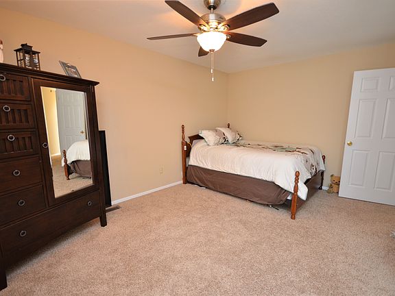2nd bedroom
