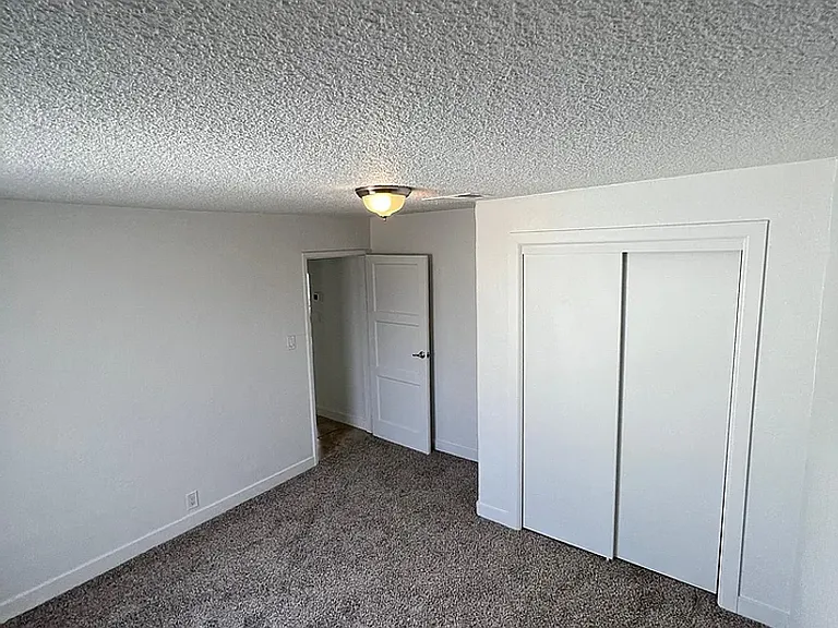 1007 Castaic Ave — Photo 3