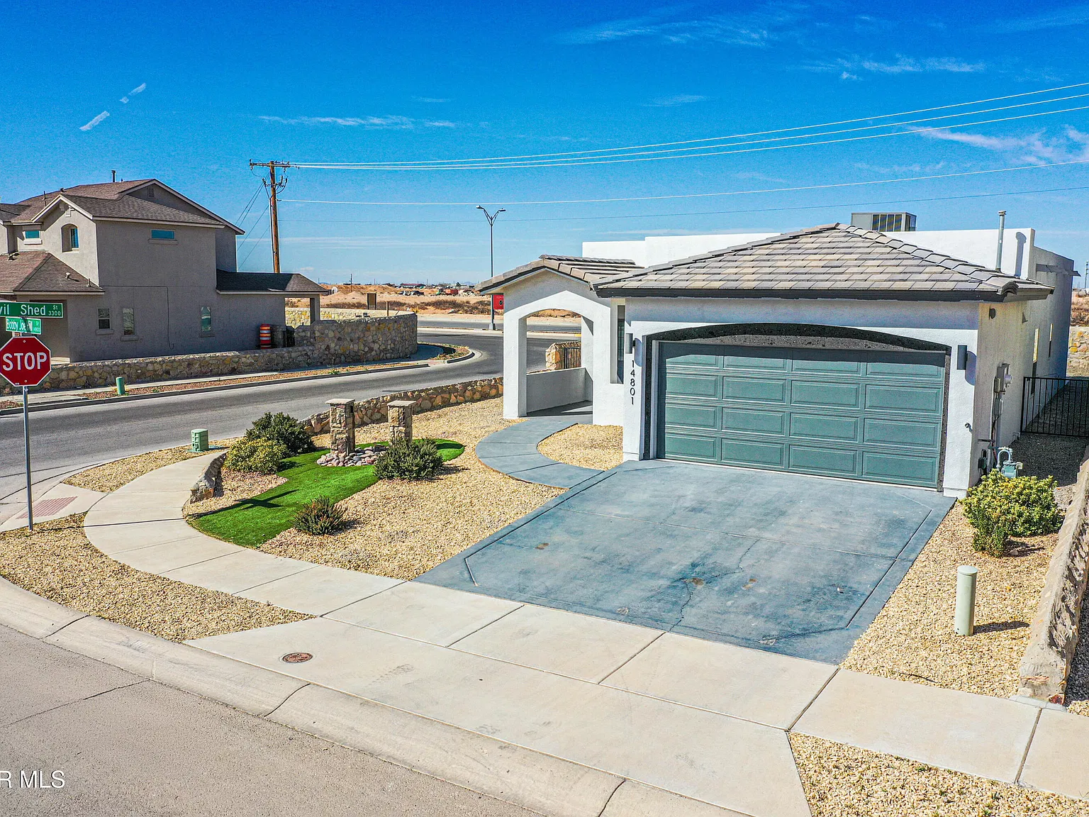 3 bed, 2.0 bath, 1900 sqft, $1,895 — Photo 3
