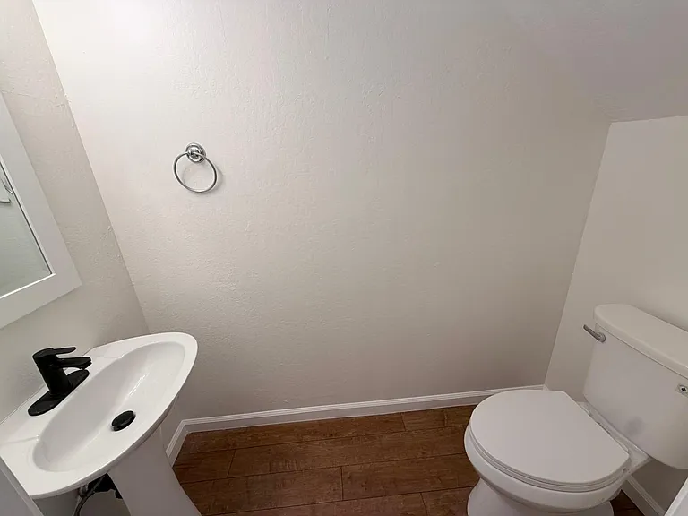 4057 San Francisco Ter — Photo 8