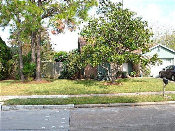 2nd image of 15303 Bedford Glen Dr