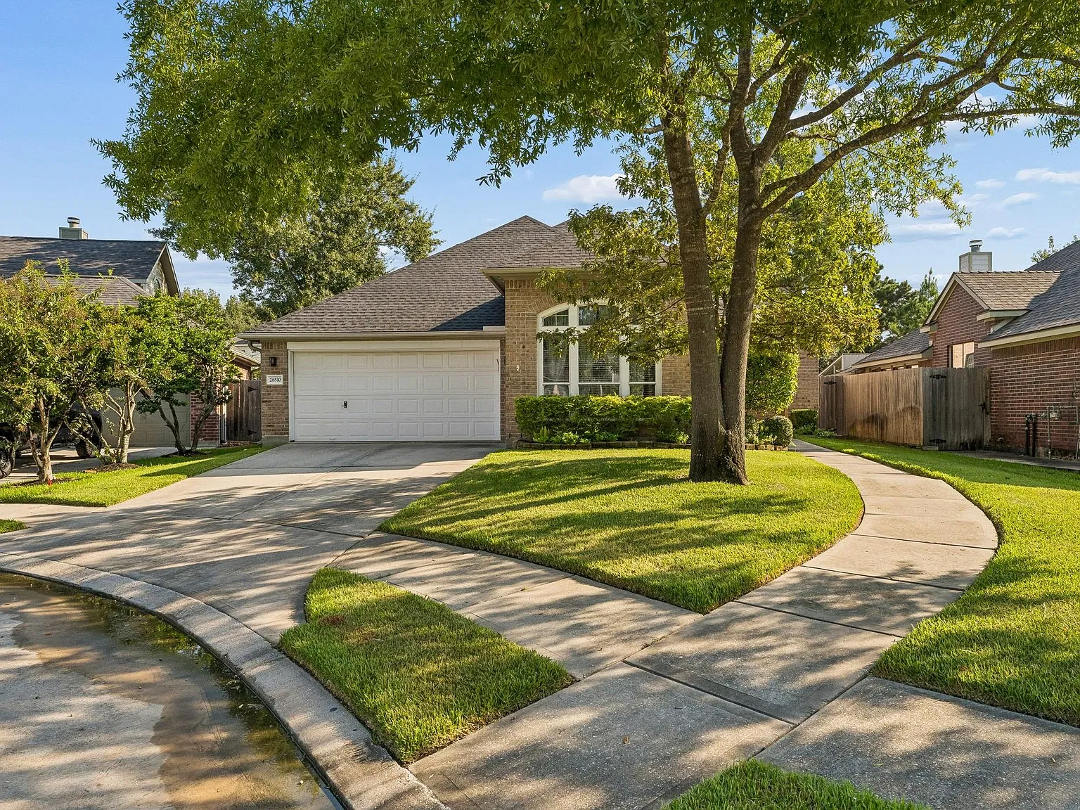 4 bed, 2.0 bath, 2202 sqft, $2,550 — Photo 2