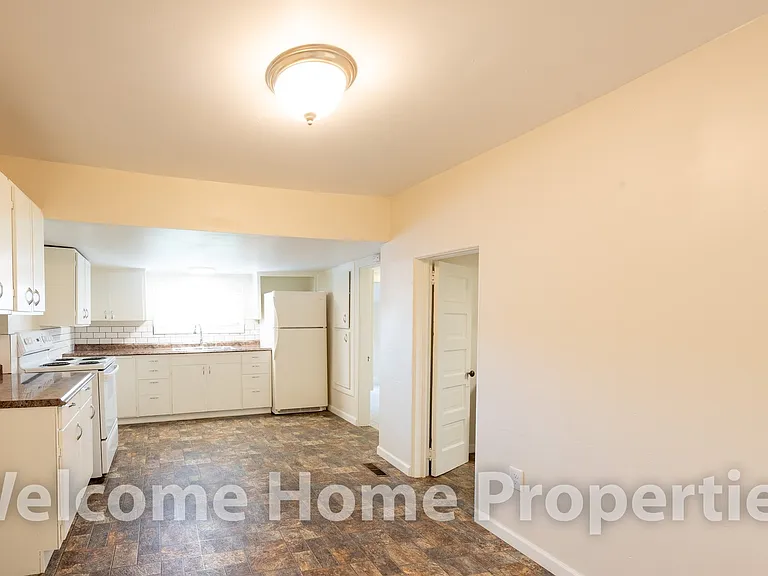 309 SW 6th St — Photo 24