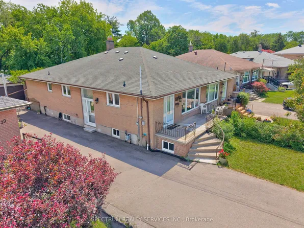 37 Newlin Cres, Toronto, ON M3L 1X5