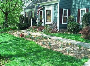 11812 Briar Mill Ln, Reston, VA 20194