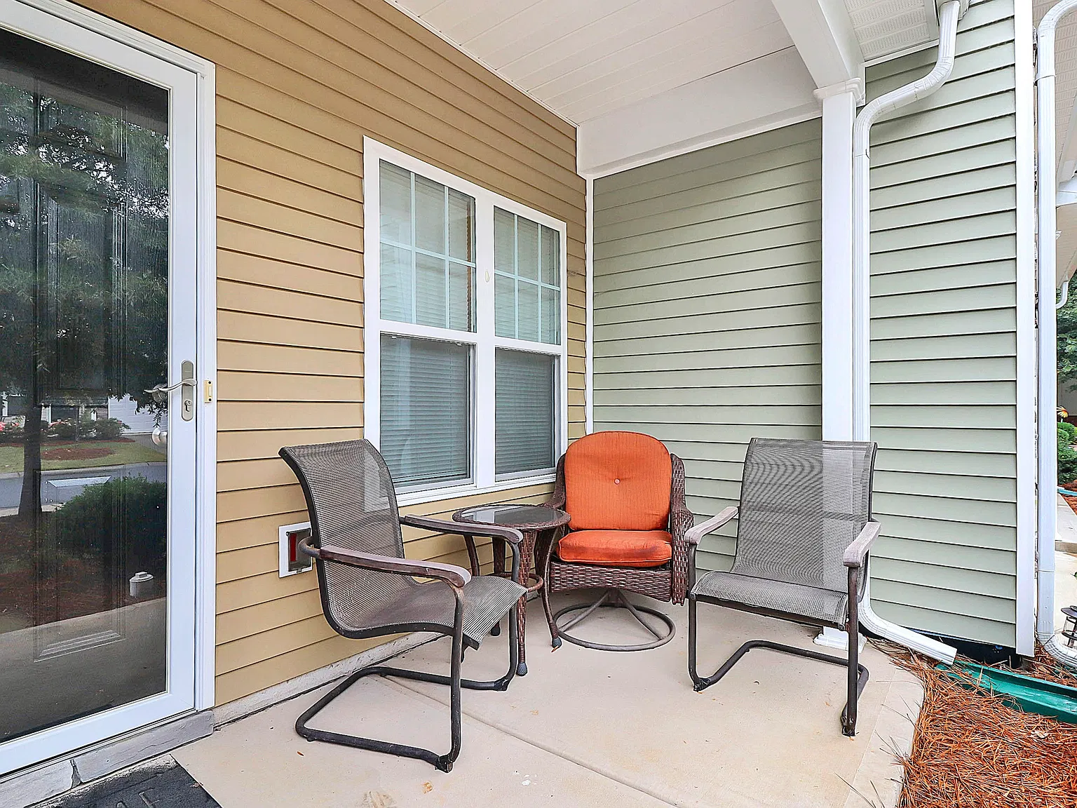 2 bed, 1273 sqft, $2,100 — Photo 4