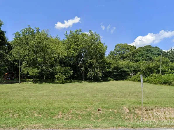 608 N Mountain St, Cherryville, NC 28021