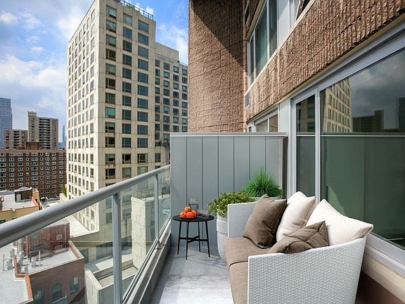 2nd image of 1295 5th Ave APT 8A