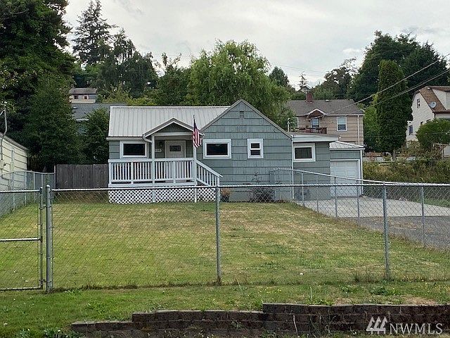 1st image of 2135 Snyder Ave