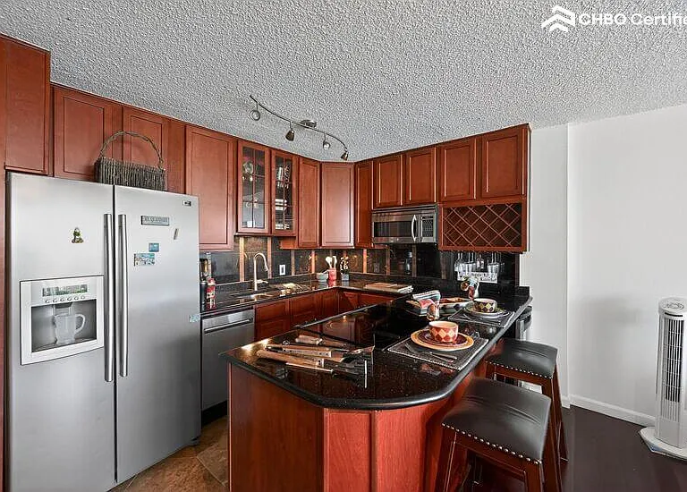Dining counter stools CROP LEFT AND RIGHT TO ZOOM IN