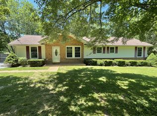 841 N Palmers Chapel Rd, White House, TN 37188
