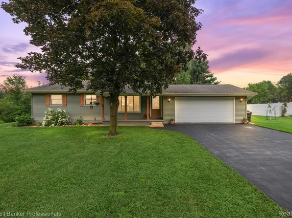3602 Farmers Creek Rd, Metamora, MI 48455