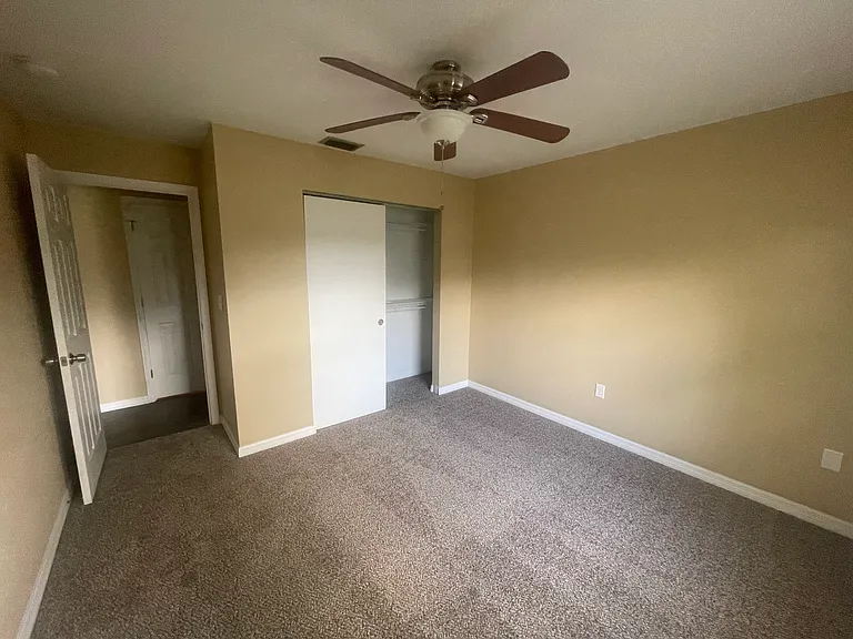 2205 Country Loop S — Photo 7