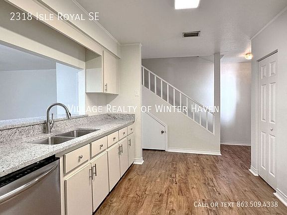 5th image of 2318 SE Isle Royal