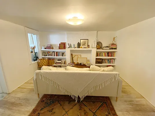 Rented by Zone Corp | media 15