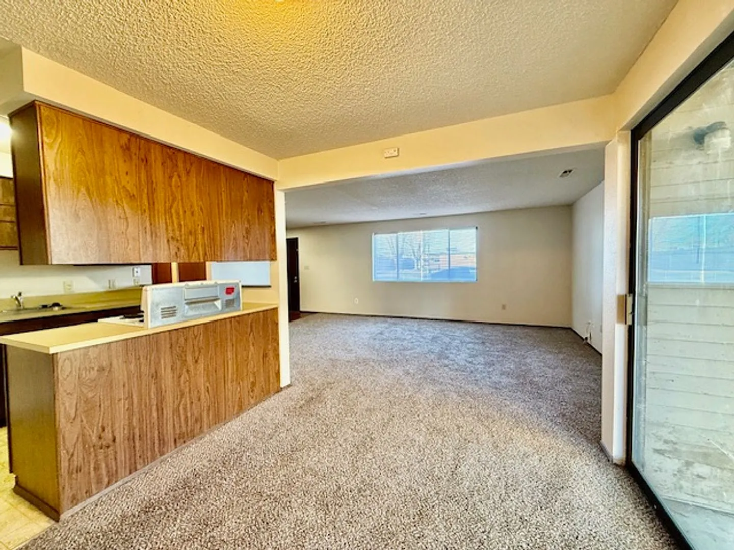 1211 W Ivy Ave — Photo 4