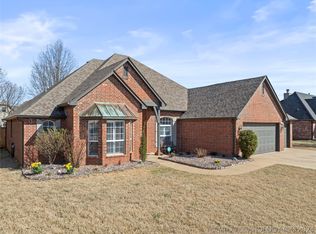 21661 E 106th St S, Broken Arrow, OK 74014