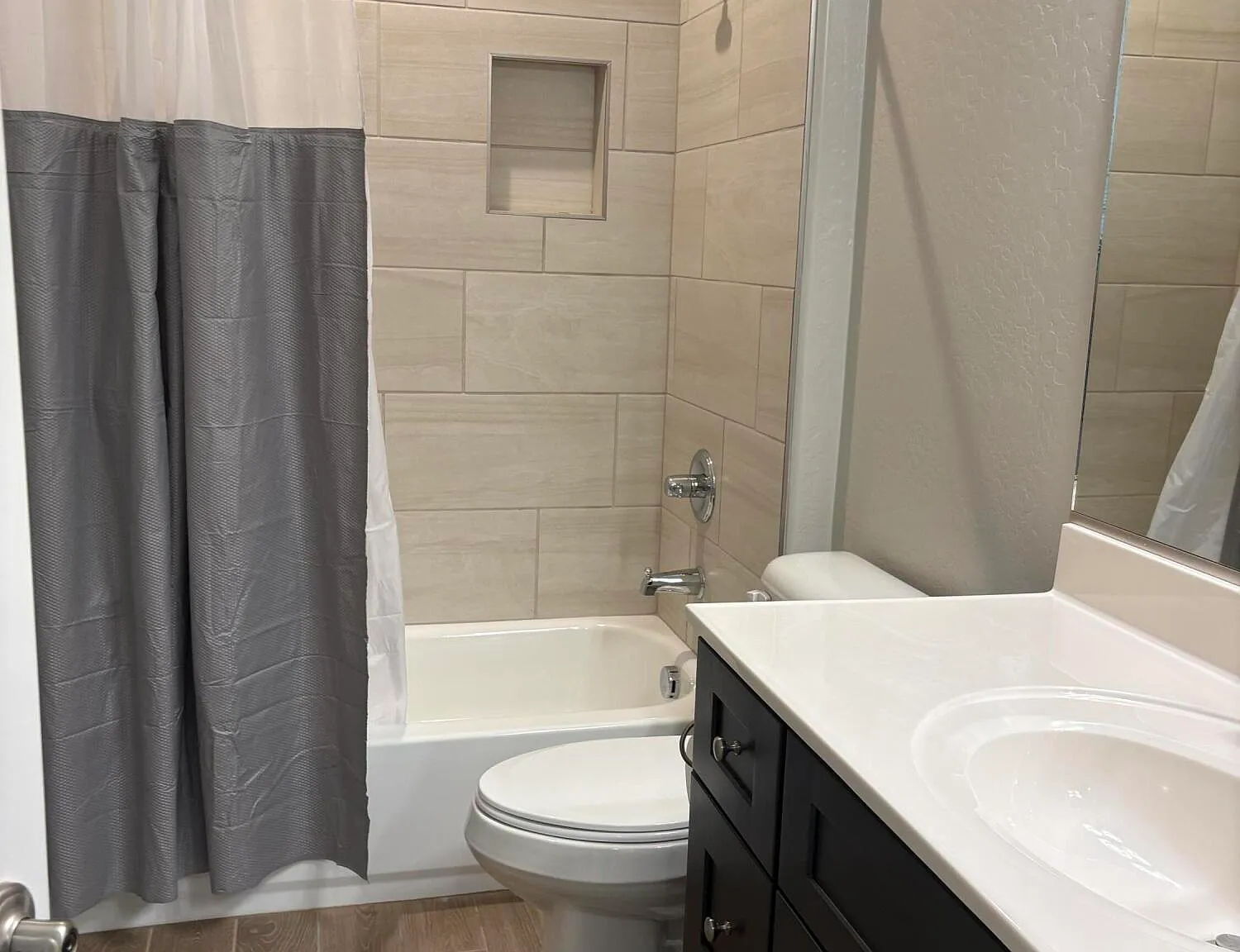 3 bed, 2.0 bath, 2261 sqft, $2,895 — Photo 4