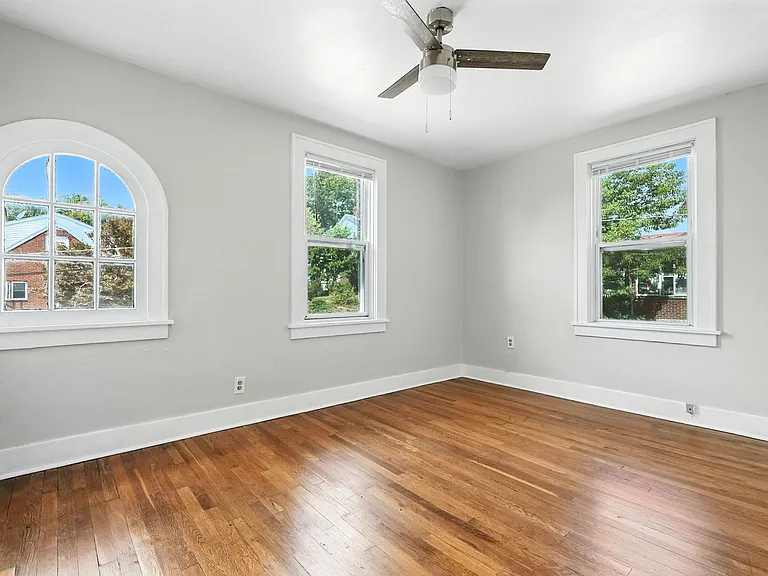 3229 Beacon Hill Ave — Photo 18