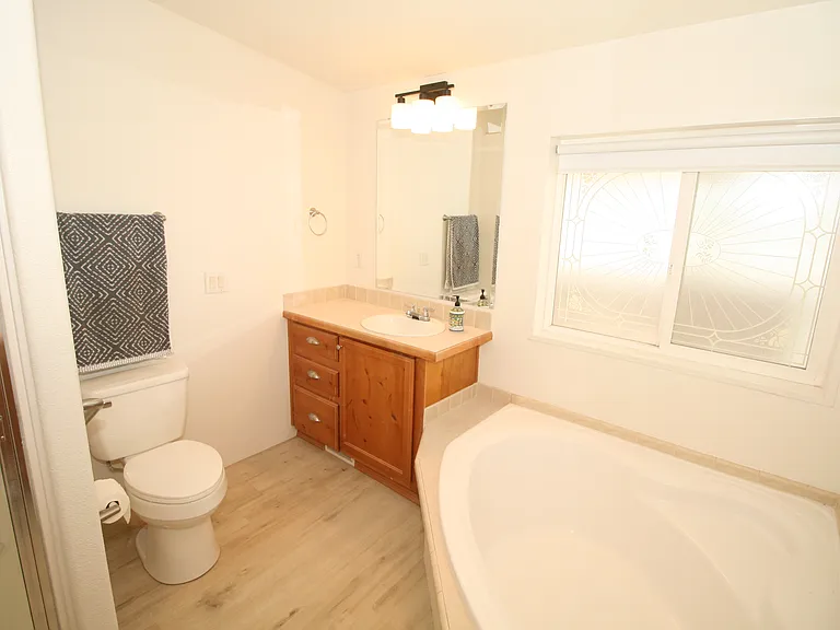 49 N 3820 W — Photo 13