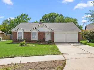 10824 W Mulberry Dr, La Porte, TX 77571
