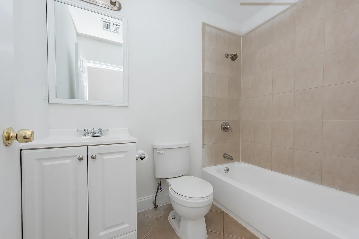 Building Photo - 413 Palisade Ave #2L