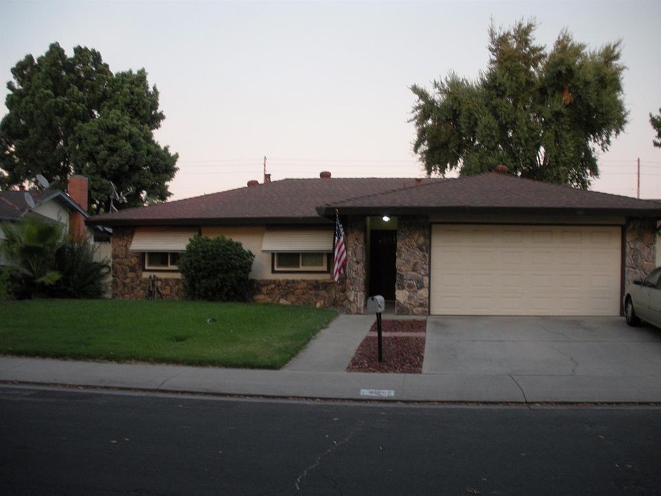 2nd image of 424 Pirinen Ln