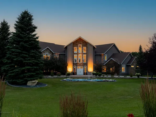 4009 Carmell Pl, West Fargo, ND 58078