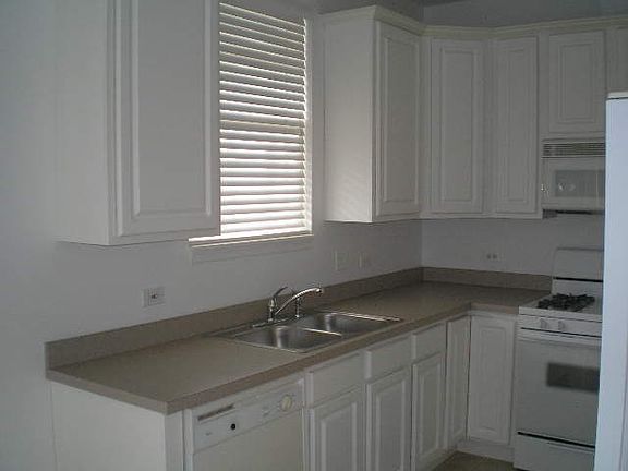 4th image of 11 E Illinois Ave
