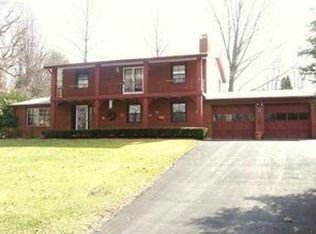 1539 White Oak Dr, Greensburg, PA 15601