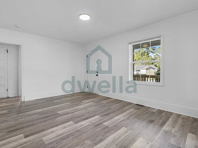 237 Woodlawn Ave — Photo 6