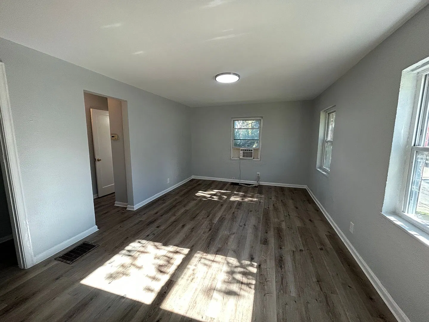 101 Glenwood Avenue — Photo 2