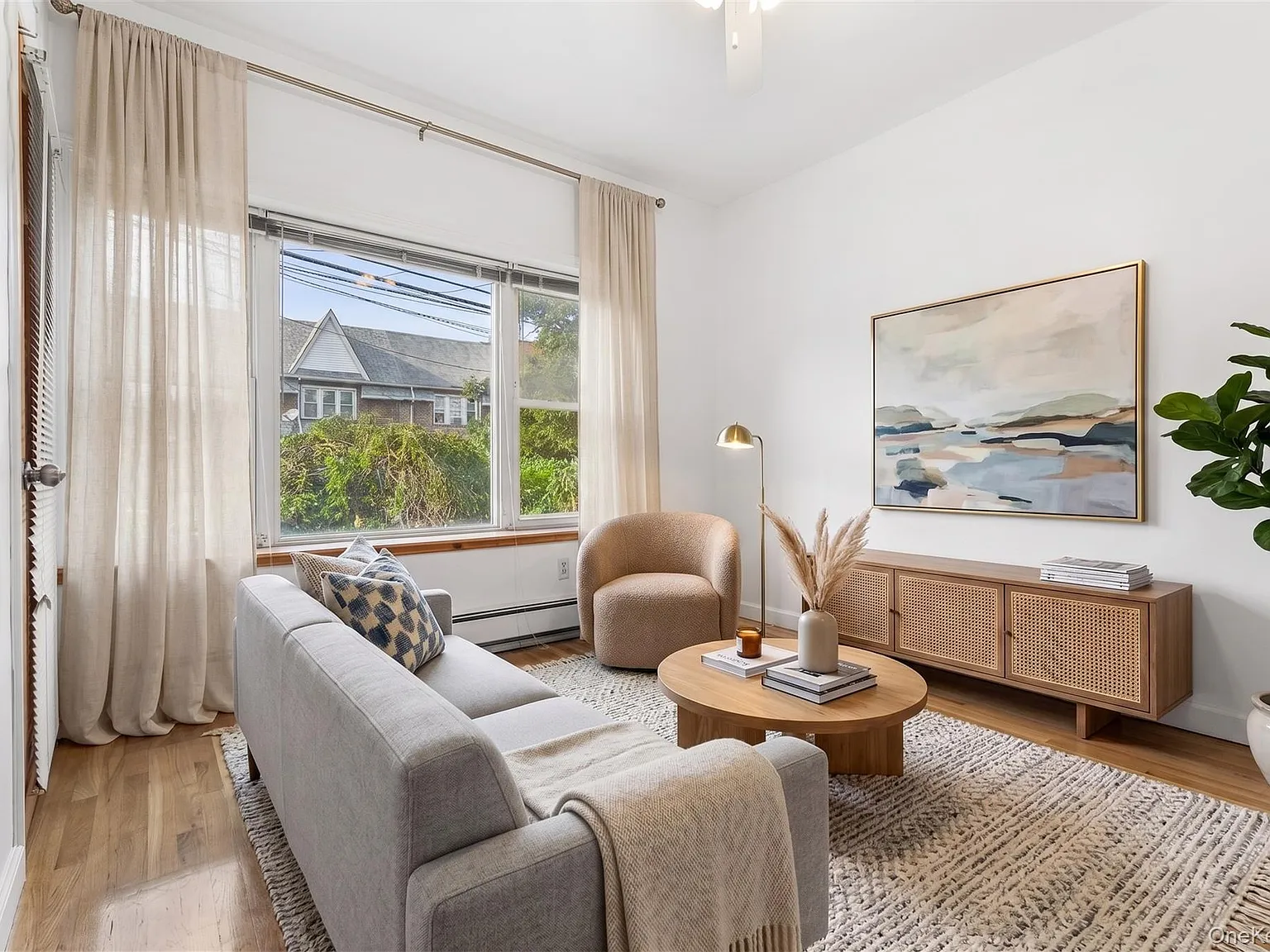 2 bed, 1.5 bath, 1200 sqft, $2,998 — Photo 2