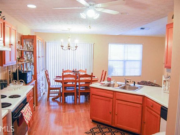 4th image of 7273 Plum Creek Dr