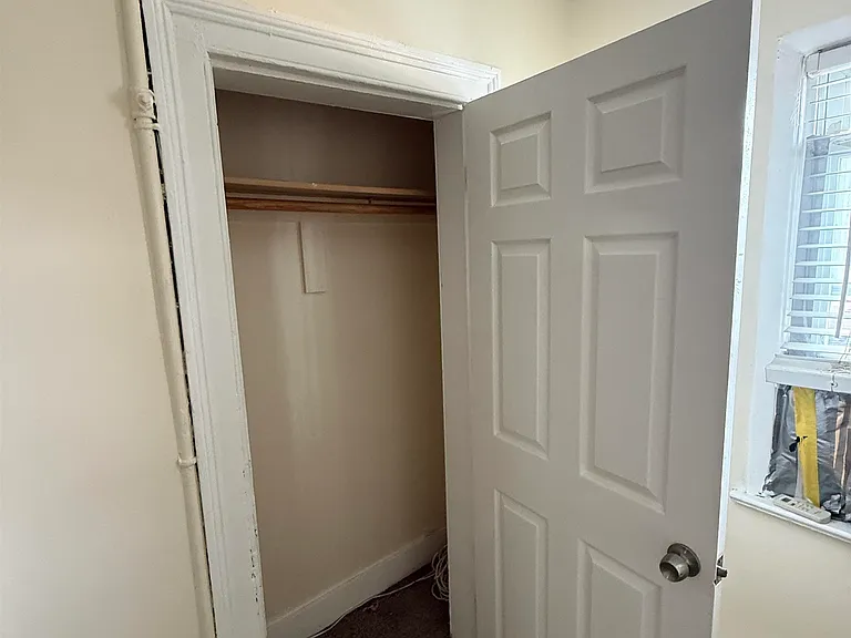 42 Montrose Ave #2 — Photo 11
