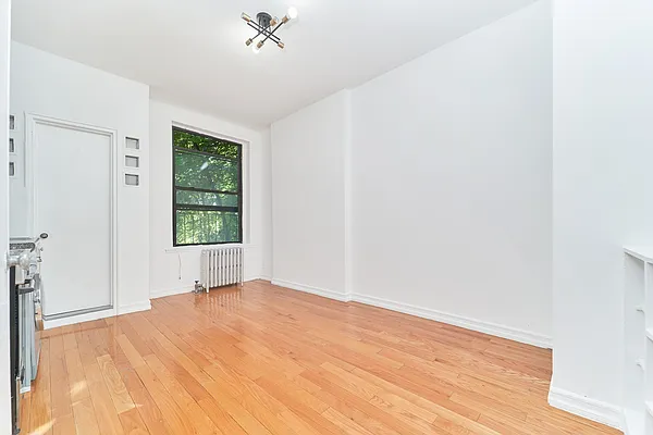 Rented by Living New York | media 10