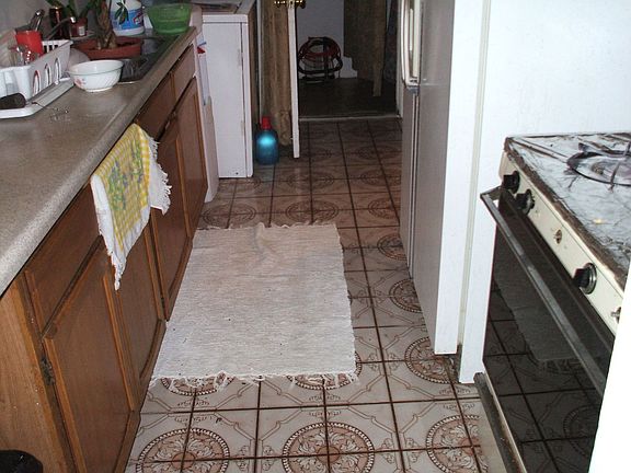 3rd image of 123 Holly Dr