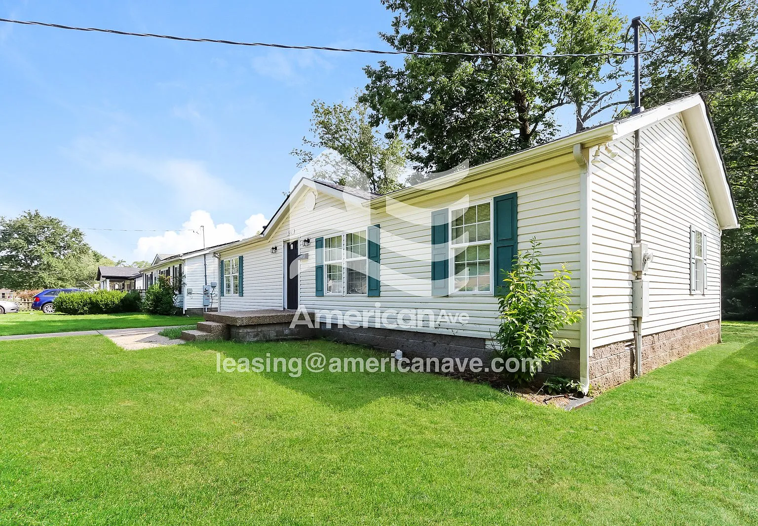 3 bed, 2.0 bath, 1076 sqft, $1,516 — Photo 2