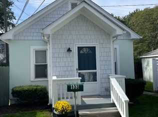 133 Muir Rd, Grosse Pointe Farms, MI 48236