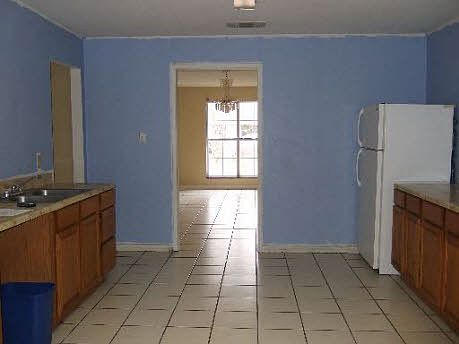 3rd image of 3415 Aragon Dr