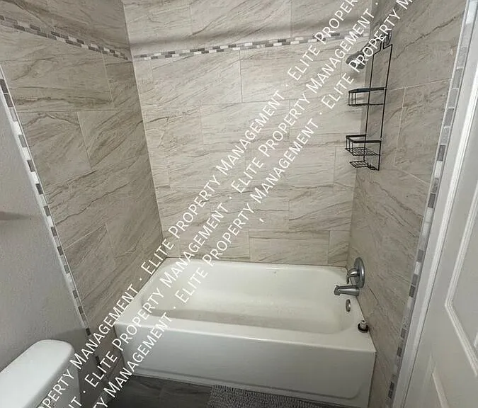 331 E 1000 N #9 — Photo 11